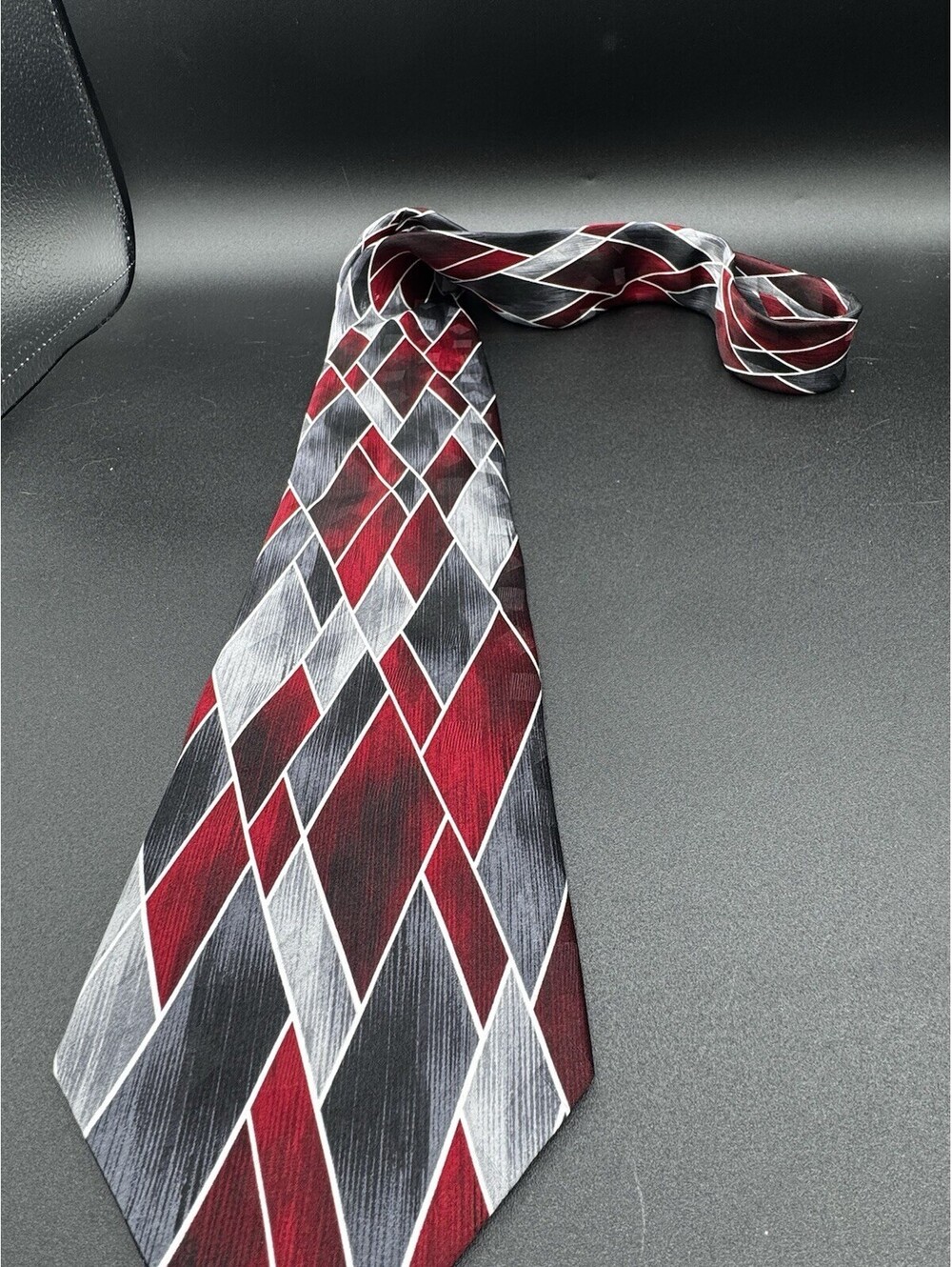 Pierre Cardin Geometric Diamond Pattern Vintage Red Gray Black 100% Silk Men Tie